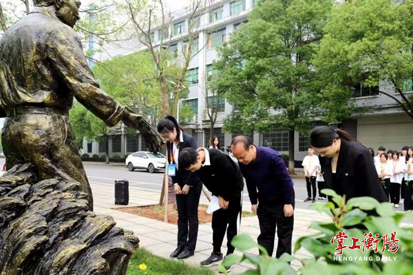 袁隆平院士逝世一周年将至，衡阳技师学院学子这样纪念他……